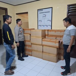 *Polisi Berhasil Gagalkan Penyelundupan Ribuan Botol Miras Ilegal di Banyuwangi*