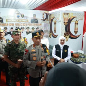*Tinjau Arus Mudik di Rest Area 575 A Ngawi Kapolda Jatim Himbau Pemudik Manfaatkan Posyan Untuk Istirahat*