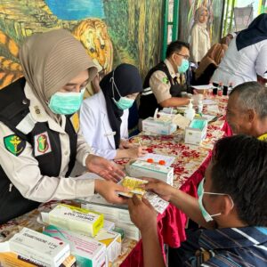 *Polresta Malang Kota Gelar Layanan Kesehatan Gratis di Kampung Tematik*