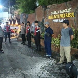 *Polres Pamekasan Siagakan Personel di Gereja Pastikan Ibadah Paskah Aman*