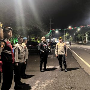 *Polresta Banyuwangi Gelar Patroli Skala Besar Komitmen Beri Rasa Aman Masyarakat*