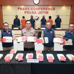 *Polda Jatim Berhasil Ungkap Jaringan Narkoba Internasional 21 Kg Sabu Senilai 22 Milyar Disita*