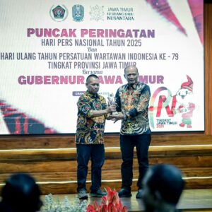 *Kapolda Jatim Raih Penghargaan Prapanca Award di Puncak HPN 2025*