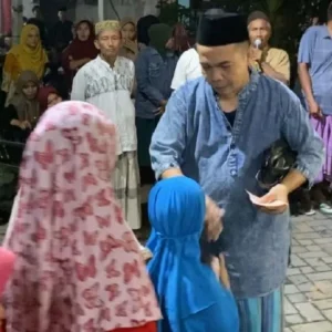 Wakil Ketua DPRD Jombang HM Syarif Hidayatullah ST MMT (Gus Sentot) menghadiri takbiran di Dusun Subentoro Sumbermulyo.