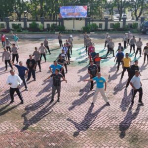 *Polres Sumenep Gelar Semarak Mayday Fiesta 2025, Senam Bersama Satukan Buruh, Polisi, dan Pemangku Kepentingan*
