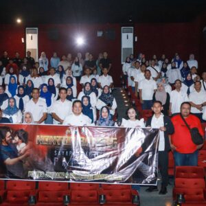*Kapolres Jombang Nobar Film Sayap-Sayap Patah 2 dengan Perwakilan Wartawan, Netizen dan Organisasi Mahasiswa Ekstra Kampus*
