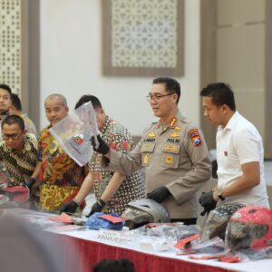*Polda Jatim Ungkap 1.863 Kasus dan Berhasil Amankan 2.307 Tersangka di Operasi Pekat II Semeru 2025*