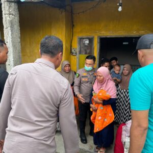 Kapolres Gresik Bantu Bayi Sakit, Bukti Nyata Polri Hadir Untuk Masyarakat