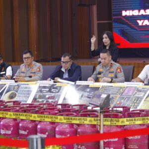 *Bareskrim Polri Bongkar Sindikat Oplosan Gas Subsidi di Jakarta, Negara Rugi Rp16,8 Miliar*