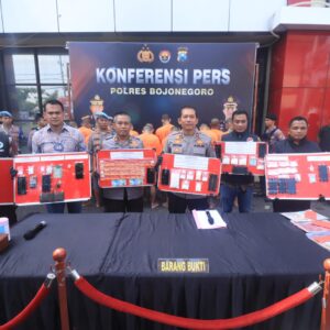 *Polres Bojonegoro Berhasil Ungkap Narkoba 17 Tersangka Diamankan*