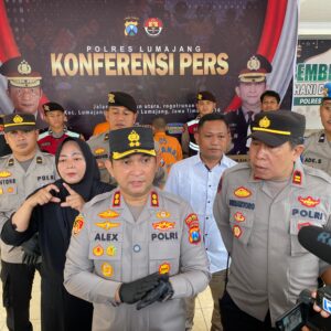 *Polres Lumajang Berhasil Amankan DPO Kasus Pencurian Sapi dan Buru 4 Pelaku Lain*