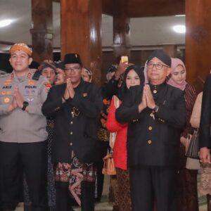 *Sinergitas TNI Polri dan Forkopimda Blitar Gelar Brokohan di Harlah Pancasila*