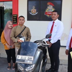 *Bahagianya Korban Penggelapan di Bondowoso Saat Polisi Temukan dan Kembalikan Motornya Tanpa Biaya*