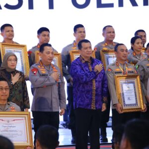 *Divisi Humas Polri Raih Predikat WBK, Menpan RB Sampaikan Apresiasi*