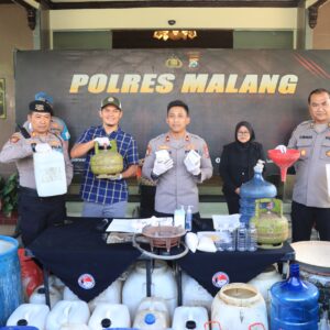 *Polres Malang Berhasil Bongkar Produksi Arak Ilegal di Bantur, Terendus Lewat Layanan 110*