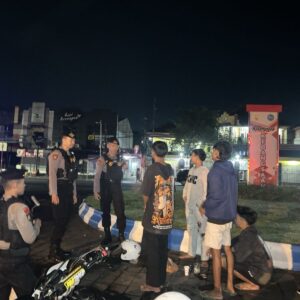 *Polres Jember Tingkatkan Patroli Kamtibmas Jelang Malam 1 Suro*