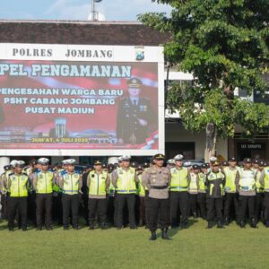 *Polres Jombang terjunkan Ratusan Personil Gabungan, Amankan Pengesahan Warga Baru PSHT*