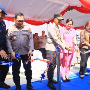*Tingkatkan Kesejahteraan Anggota, Kapolres Kediri Kota  Resmikan Perumahan Grand Dharaka*