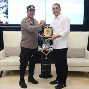 *Walikota Eri Cahyadi dan Kapolres Pelabuhan Tanjungperak Kolaborasi Ciptakan Kota Surabaya Aman*
