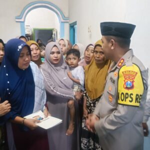 *Kapolres Probolinggo Sambangi Rumah Duka Sampaikan Bela Sungkawa pada Keluarga Korban Penembakan di Papua*