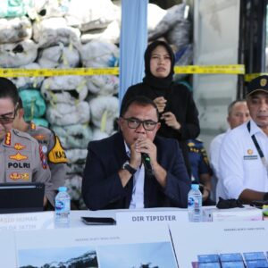 *Bareskrim Polri Bongkar Tambang Batu Bara Ilegal di IKN, 351 Kontainer Disita di Pelabuhan Tanjungperak Surabaya*