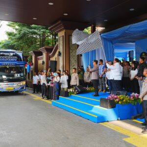 Lepas Buruh Terdampak PHK dan Angkatan Kerja Baru, Kapolri: Kabar Gembira di Tengah Dampak Global