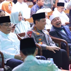 Kapolri Hadiri Haul Pondok Bubtet Pesantren di Cirebon, Ulama dan Polri saling Melengkapi