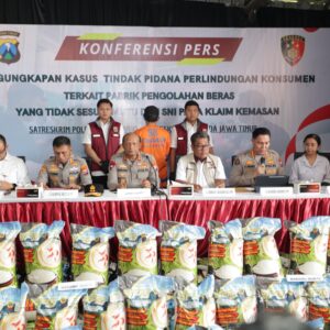 *Polisi Berhasil Ungkap Beras Oplosan Sehari Produksi 14 Ton Pemilik Pabrik di Sidoarjo Jadi Tersangka*