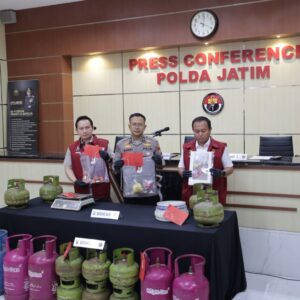 *Polda Jatim Ungkap Penyalahgunaan LPG Subsidi di Malang, Tersangka Raup Untung Rp160 Juta Diamankan*