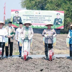 Wujudkan Swasembada Pangan, Polri Gandeng Ponpes Tanam Jagung Serentak di Lahan Ponpes Tebuireng Jombang*