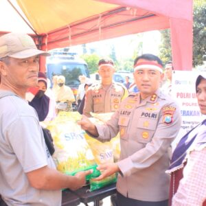 Polres Probolinggo Gelar Gerakan Pangan Murah, Masyarakat Sumringah*
