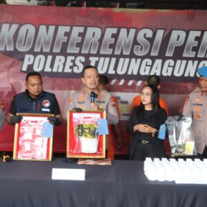 *Polres Tulungagung Berhasil Amankan Tersangka Pengedar Narkoba Diduga Jaringan Internasional, Sita Sabu 1,2kg*
