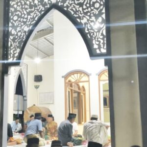 DALAM RANGKA PERINGATAN HUT RI KE- 80 WARGA TAMBAKREJO GELAR DOA BERSAMA.