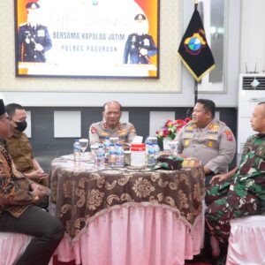 *Kapolda Jatim Gelar Coffe Morning di Polres Pasuruan, Perkuat Sinergi Forkopimda dan Tokoh Masyarakat*