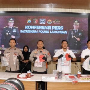 Polres Lamongan Ungkap Kasus Arisan Bodong Pelaku Diamankan Saat Hendak Kabur ke Malaysia*