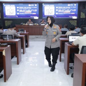 Personel Polda Jatim Ikuti Pelatihan Kehumasan Melalui E-Learning Perkuat Hadapi Tantangan Komunikasi di Era Digital*