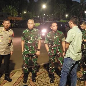 *Patroli Skala Besar TNI-Polri untuk Jamin Rasa Aman dan Tertibkan Situasi*