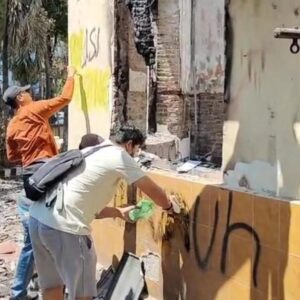*Polisi dan Warga Kembalikan Asa Jamaah Masjid Al Jabar Polsek Tegalsari Pascakerusuhan di Surabaya*