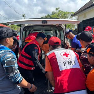 Tim SAR Ditpolairud Polda Bali Temukan Empat Perempuan Korban Banjir