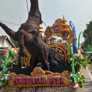 Pemdes Pacarpeluk,Jombang Menggelar Karnaval Sedekah Desa 2025  Berlangsung Meriah.