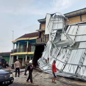 *Respons Cepat 110, Polres Malang Tangani Bencana di Kepanjen*