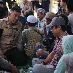Polda Jatim Libatkan Tim Psikologi Dampingi Keluarga Korban di Ponpes Al-Khoziny*
