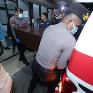 *Polda Jatim Serahkan 3 Jenazah Santri Ponpes Al Khoziny ke Keluarga*