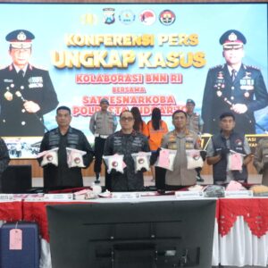 *Polresta Sidoarjo Berhasil Gagalkan Penyelundupan 8,2 Kilogram Sabu*