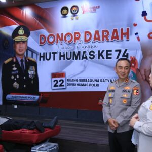 *Humas Polri Gelar Donor Darah Serentak, Terkumpul 16.619 Kantong dalam Rangka Hari Jadi ke-74*