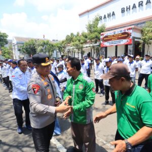 *Kapolrestabes Surabaya Tegaskan Komitmen Polri Dukung Hak Pekerja*