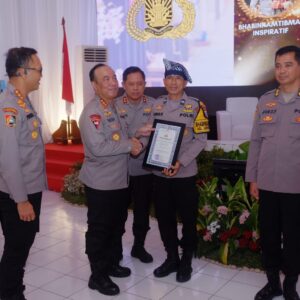 *Aipda Rahmad Muhajirin Sosok Bhabinkamtibmas Inspiratif Polres Bojonegoro Terima Anugerah di Forum Internasional Kepolisian*