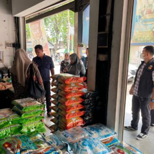 *Polres Bojonegoro Bersama Pemkab Lakukan Sidak Gabungan, Pastikan HET Beras Tetap Terkendali*
