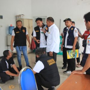 *Polres Tuban Bersama Diskopumdag Cek SPBU Respon Keluhan Masyarakat terkait BBM*