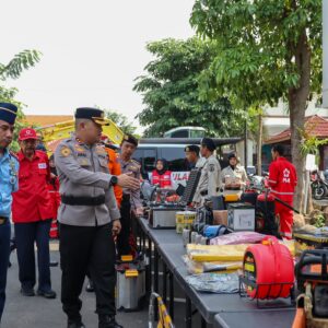 *Kapolres Jombang Pimpin Apel Kesiapan Tanggap Darurat Bencana: Tekankan Sinergi dan Respons Cepat Hadapi Potensi Bencana*